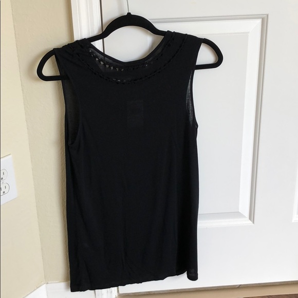 Black sleeveless top - Picture 2 of 4